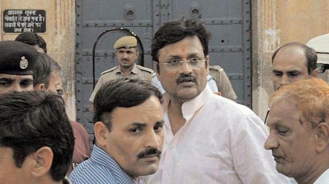 18 अप्रैल 2012: तस्वीरों में इंडिया टुडे | पढ़ें इंडिया 18 अप्रैल 2012: तस्वीरों में इंडिया टुडे | <a style='COLOR: #d71920' href='http://bit.ly/indiatoday-hindi-section' target='_blank'>पढ़ें इंडिया