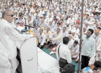 30 मई 2012: तस्वीरों में इंडिया टुडे | पढ़ें इंडिया 30 मई 2012: तस्वीरों में इंडिया टुडे | <a style='COLOR: #d71920' href='http://bit.ly/indiatoday-hindi-section' target='_blank'>पढ़ें इंडिया