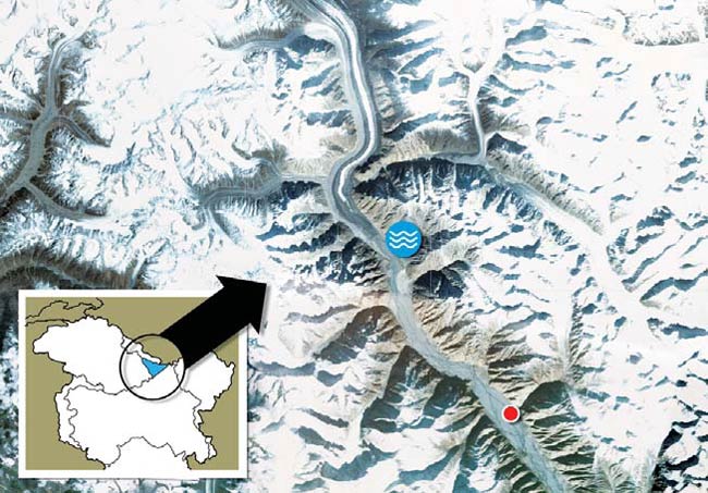 23 मई 2012: तस्वीरों में इंडिया टुडे | पढ़ें इंडिया 23 मई 2012: तस्वीरों में इंडिया टुडे | <a style='COLOR: #d71920' href='http://bit.ly/indiatoday-hindi-section' target='_blank'>पढ़ें इंडिया