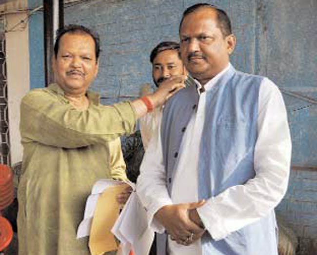 4 जुलाई 2012: तस्‍वीरों में इंडिया टुडे | <a style='COLOR: #d71920' href='http://bit.ly/indiatoday-hindi-section' target='_blank'>पढ़ें इंडिया