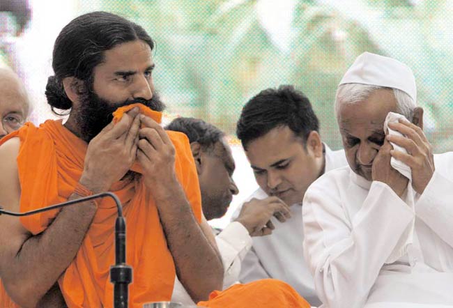 20 जून 2012: तस्‍वीरों में इंडिया टुडे | <a style='COLOR: #d71920' href='http://bit.ly/indiatoday-hindi-section' target='_blank'>पढ़ें इंडिया