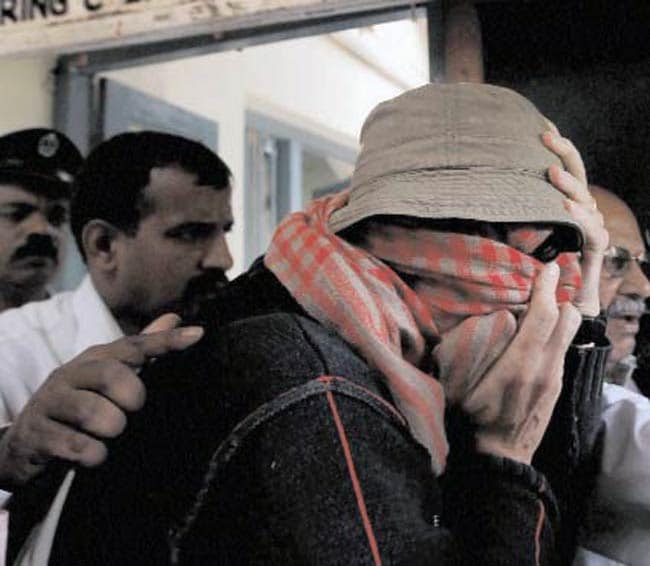 4 जुलाई 2012: तस्वीरों में इंडिया टुडे | पढ़ें इंडिया 4 जुलाई 2012: तस्वीरों में इंडिया टुडे | <a style='COLOR: #d71920' href='http://bit.ly/indiatoday-hindi-section' target='_blank'>पढ़ें इंडिया