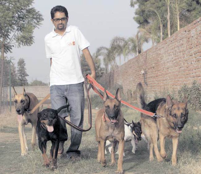 4 जुलाई 2012: तस्‍वीरों में इंडिया टुडे | <a style='COLOR: #d71920' href='http://bit.ly/indiatoday-hindi-section' target='_blank'>पढ़ें इंडिया