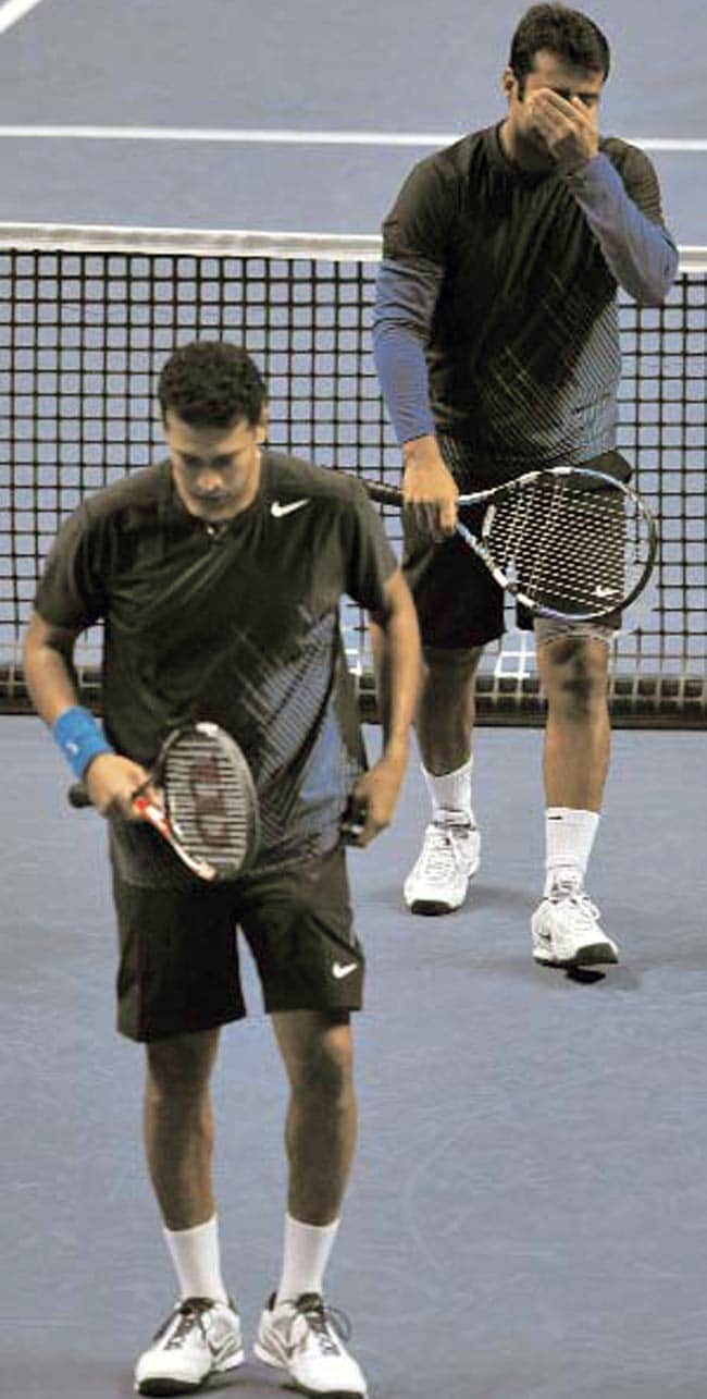 4 जुलाई 2012: तस्वीरों में इंडिया टुडे | पढ़ें इंडिया 4 जुलाई 2012: तस्वीरों में इंडिया टुडे | <a style='COLOR: #d71920' href='http://bit.ly/indiatoday-hindi-section' target='_blank'>पढ़ें इंडिया