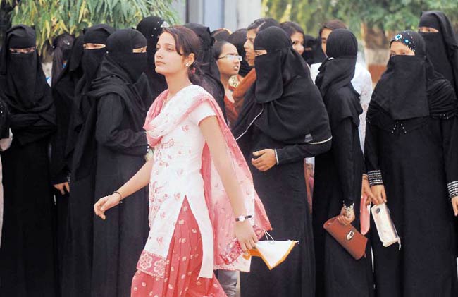 4 जुलाई 2012: तस्‍वीरों में इंडिया टुडे | <a style='COLOR: #d71920' href='http://bit.ly/indiatoday-hindi-section' target='_blank'>पढ़ें इंडिया