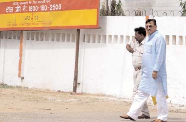 4 जुलाई 2012: तस्वीरों में इंडिया टुडे | पढ़ें इंडिया 4 जुलाई 2012: तस्वीरों में इंडिया टुडे | <a style='COLOR: #d71920' href='http://bit.ly/indiatoday-hindi-section' target='_blank'>पढ़ें इंडिया