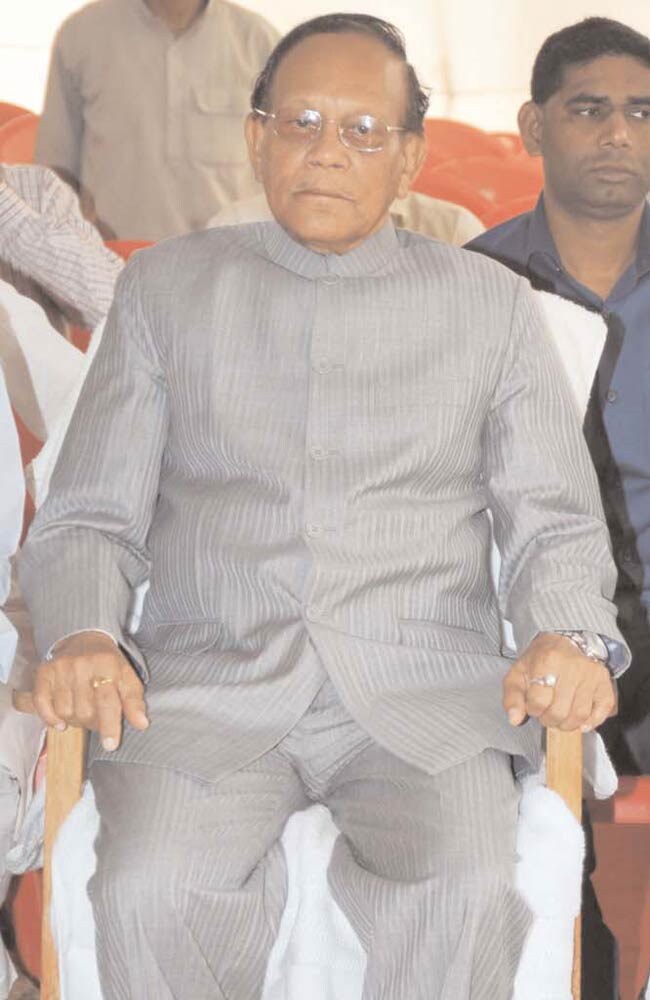01 अगस्त 2012: तस्वीरों में इंडिया टुडे | पढ़ें इंडिया 01 अगस्त 2012: तस्वीरों में इंडिया टुडे | <a style='COLOR: #d71920' href='http://bit.ly/indiatoday-hindi-section' target='_blank'>पढ़ें इंडिया