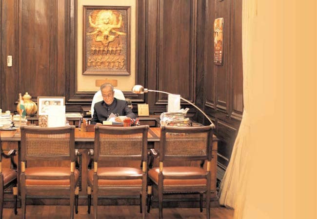 11 जुलाई 2012: तस्वीरों में इंडिया टुडे | पढ़ें इंडिया 11 जुलाई 2012: तस्वीरों में इंडिया टुडे | <a style='COLOR: #d71920' href='http://bit.ly/indiatoday-hindi-section' target='_blank'>पढ़ें इंडिया