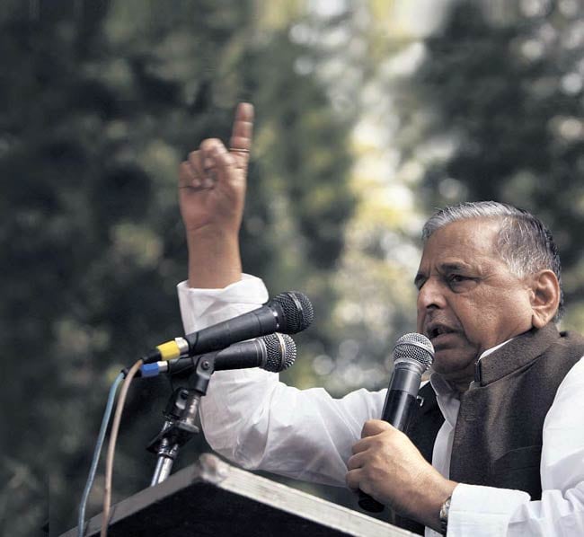 01 अगस्त 2012: तस्वीरों में इंडिया टुडे | पढ़ें इंडिया 01 अगस्त 2012: तस्वीरों में इंडिया टुडे | <a style='COLOR: #d71920' href='http://bit.ly/indiatoday-hindi-section' target='_blank'>पढ़ें इंडिया