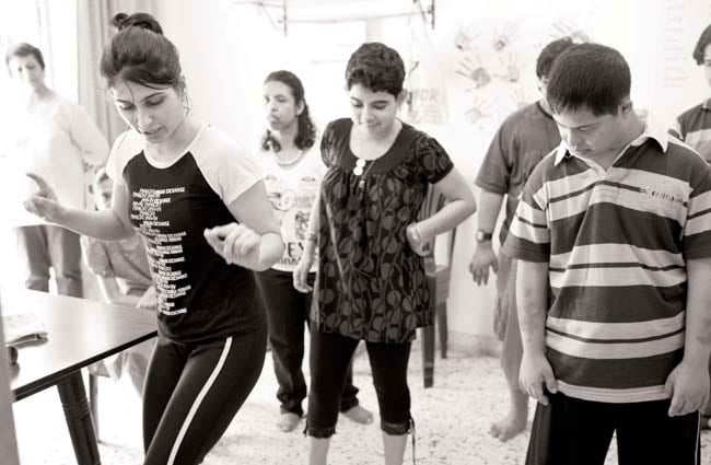 11 जुलाई 2012: तस्वीरों में इंडिया टुडे | पढ़ें इंडिया 11 जुलाई 2012: तस्वीरों में इंडिया टुडे | <a style='COLOR: #d71920' href='http://bit.ly/indiatoday-hindi-section' target='_blank'>पढ़ें इंडिया