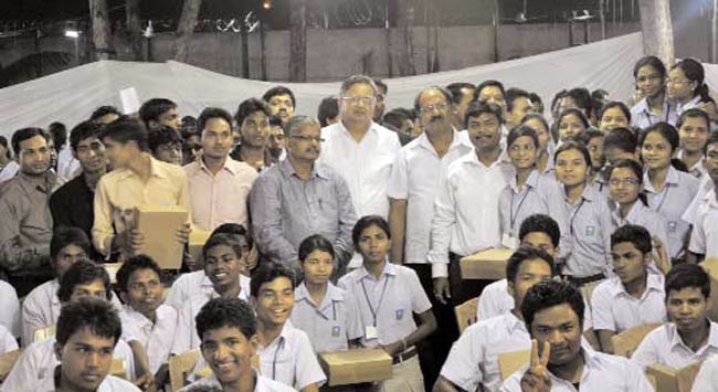 11 जुलाई 2012: तस्‍वीरों में इंडिया टुडे | <a style='COLOR: #d71920' href='http://bit.ly/indiatoday-hindi-section' target='_blank'>पढ़ें इंडिया