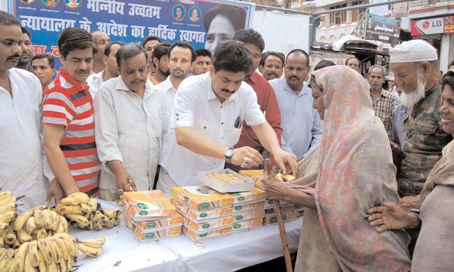 25 जुलाई 2012: तस्वीरों में इंडिया टुडे | पढ़ें इंडिया 25 जुलाई 2012: तस्वीरों में इंडिया टुडे | <a style='COLOR: #d71920' href='http://bit.ly/indiatoday-hindi-section' target='_blank'>पढ़ें इंडिया