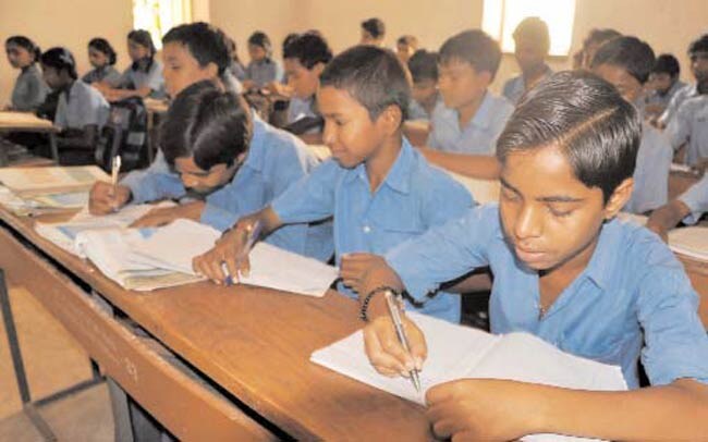 5 सितंबर 2012: तस्वीरों में इंडिया टुडे | पढ़ें इंडिया 5 सितंबर 2012: तस्वीरों में इंडिया टुडे | <a style='COLOR: #d71920' href='http://bit.ly/indiatoday-hindi-section' target='_blank'>पढ़ें इंडिया