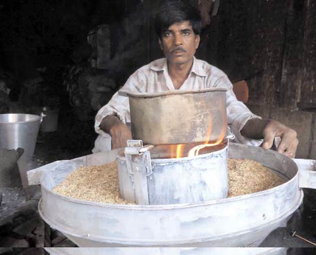 29 अगस्त 2012: तस्वीरों में इंडिया टुडे | पढ़ें इंडिया 29 अगस्त 2012: तस्वीरों में इंडिया टुडे | <a style='COLOR: #d71920' href='http://bit.ly/indiatoday-hindi-section' target='_blank'>पढ़ें इंडिया