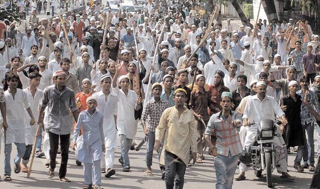 5 सितंबर 2012: तस्वीरों में इंडिया टुडे | पढ़ें इंडिया 5 सितंबर 2012: तस्वीरों में इंडिया टुडे | <a style='COLOR: #d71920' href='http://bit.ly/indiatoday-hindi-section' target='_blank'>पढ़ें इंडिया