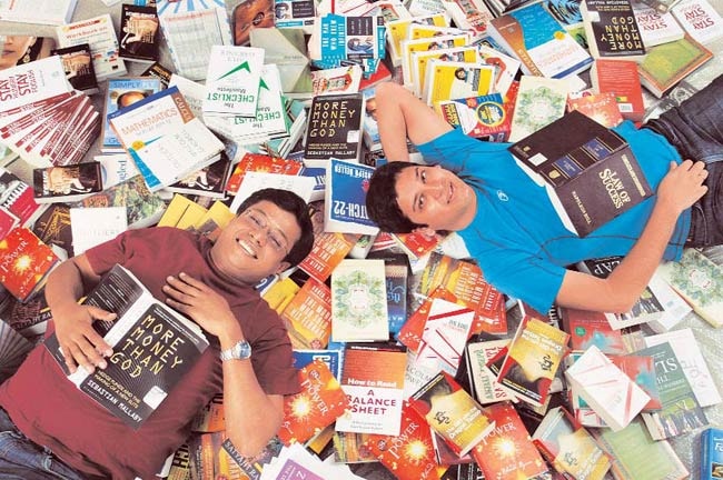 5 सितंबर 2012: तस्वीरों में इंडिया टुडे | पढ़ें इंडिया 5 सितंबर 2012: तस्वीरों में इंडिया टुडे | <a style='COLOR: #d71920' href='http://bit.ly/indiatoday-hindi-section' target='_blank'>पढ़ें इंडिया