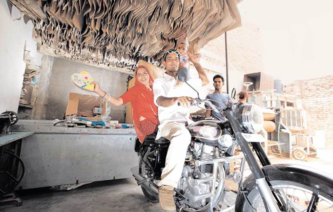 15 अगस्‍त 2012: तस्‍वीरों में इंडिया टुडे | <a style='COLOR: #d71920' href='http://bit.ly/indiatoday-hindi-section' target='_blank'>पढ़ें इंडिया