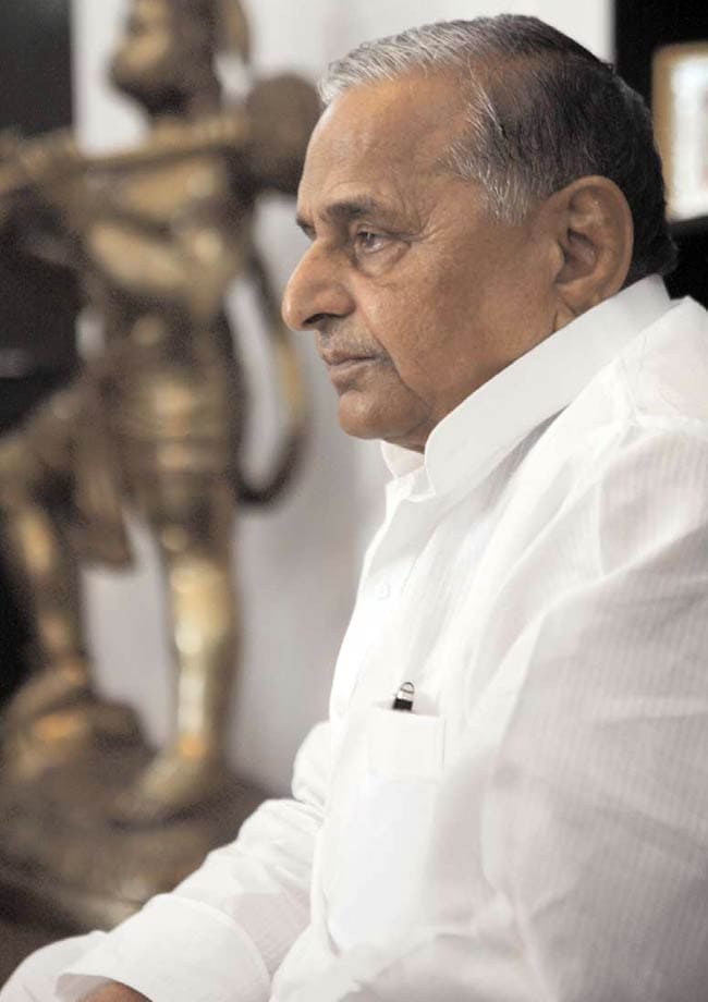 5 सितंबर 2012: तस्वीरों में इंडिया टुडे | पढ़ें इंडिया 5 सितंबर 2012: तस्वीरों में इंडिया टुडे | <a style='COLOR: #d71920' href='http://bit.ly/indiatoday-hindi-section' target='_blank'>पढ़ें इंडिया