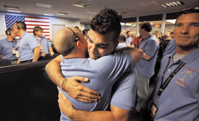 29 अगस्त 2012: तस्वीरों में इंडिया टुडे | पढ़ें इंडिया 29 अगस्त 2012: तस्वीरों में इंडिया टुडे | <a style='COLOR: #d71920' href='http://bit.ly/indiatoday-hindi-section' target='_blank'>पढ़ें इंडिया