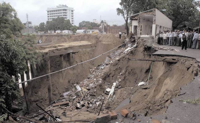 5 सितंबर 2012: तस्वीरों में इंडिया टुडे | पढ़ें इंडिया 5 सितंबर 2012: तस्वीरों में इंडिया टुडे | <a style='COLOR: #d71920' href='http://bit.ly/indiatoday-hindi-section' target='_blank'>पढ़ें इंडिया