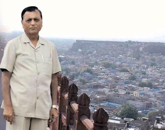 5 सितंबर 2012: तस्वीरों में इंडिया टुडे | पढ़ें इंडिया 5 सितंबर 2012: तस्वीरों में इंडिया टुडे | <a style='COLOR: #d71920' href='http://bit.ly/indiatoday-hindi-section' target='_blank'>पढ़ें इंडिया