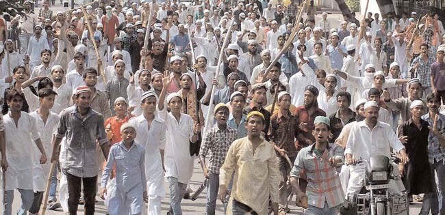 5 सितंबर 2012: तस्वीरों में इंडिया टुडे | पढ़ें इंडिया 5 सितंबर 2012: तस्वीरों में इंडिया टुडे | <a style='COLOR: #d71920' href='http://bit.ly/indiatoday-hindi-section' target='_blank'>पढ़ें इंडिया