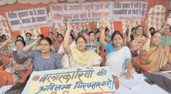 12 सितंबर 2012: तस्‍वीरों में इंडिया टुडे | <a style='COLOR: #d71920' href='http://bit.ly/indiatoday-hindi-section' target='_blank'>पढ़ें इंडिया