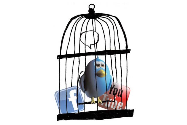 12 सितंबर 2012: तस्वीरों में इंडिया टुडे | पढ़ें इंडिया 12 सितंबर 2012: तस्वीरों में इंडिया टुडे | <a style='COLOR: #d71920' href='http://bit.ly/indiatoday-hindi-section' target='_blank'>पढ़ें इंडिया