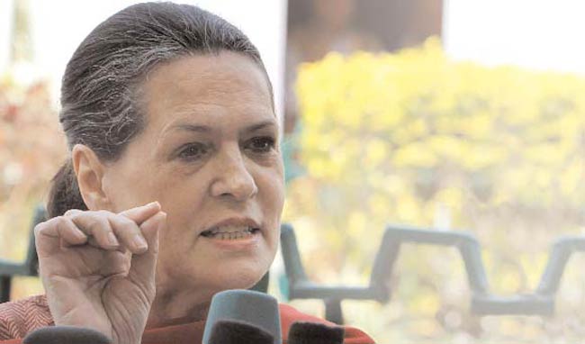 12 सितंबर 2012: तस्‍वीरों में इंडिया टुडे | <a style='COLOR: #d71920' href='http://bit.ly/indiatoday-hindi-section' target='_blank'>पढ़ें इंडिया