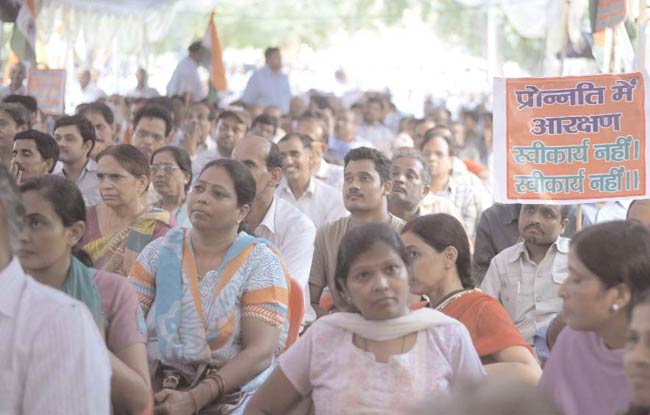 19 सितंबर 2012: तस्‍वीरों में इंडिया टुडे | <a style='COLOR: #d71920' href='http://bit.ly/indiatoday-hindi-section' target='_blank'>पढ़ें इंडिया