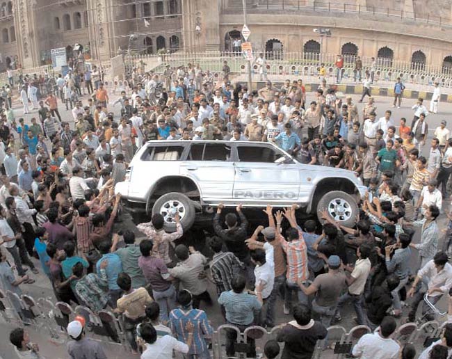 12 सितंबर 2012: तस्‍वीरों में इंडिया टुडे | <a style='COLOR: #d71920' href='http://bit.ly/indiatoday-hindi-section' target='_blank'>पढ़ें इंडिया