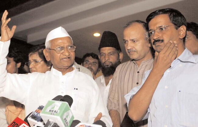 3 अक्टूबर 2012: तस्वीरों में इंडिया टुडे | पढ़ें 3 अक्टूबर 2012: तस्वीरों में इंडिया टुडे | <a style='COLOR: #d71920' href='http://bit.ly/indiatoday-hindi-section' target='_blank'>पढ़ें