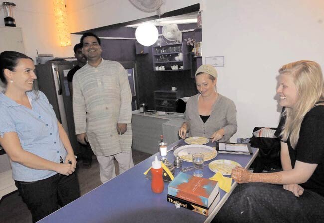 17 अक्टूबर 2012: तस्वीरों में इंडिया टुडे | पढ़ें 17 अक्टूबर 2012: तस्वीरों में इंडिया टुडे | <a style='COLOR: #d71920' href='http://bit.ly/indiatoday-hindi-section' target='_blank'>पढ़ें