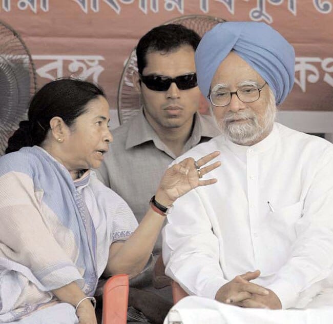 3 अक्टूबर 2012: तस्वीरों में इंडिया टुडे | पढ़ें 3 अक्टूबर 2012: तस्वीरों में इंडिया टुडे | <a style='COLOR: #d71920' href='http://bit.ly/indiatoday-hindi-section' target='_blank'>पढ़ें