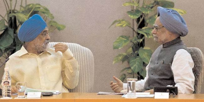 17 अक्टूबर 2012: तस्वीरों में इंडिया टुडे | पढ़ें 17 अक्टूबर 2012: तस्वीरों में इंडिया टुडे | <a style='COLOR: #d71920' href='http://bit.ly/indiatoday-hindi-section' target='_blank'>पढ़ें