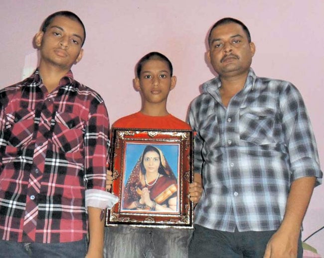 3 अक्टूबर 2012: तस्वीरों में इंडिया टुडे | पढ़ें 3 अक्टूबर 2012: तस्वीरों में इंडिया टुडे | <a style='COLOR: #d71920' href='http://bit.ly/indiatoday-hindi-section' target='_blank'>पढ़ें