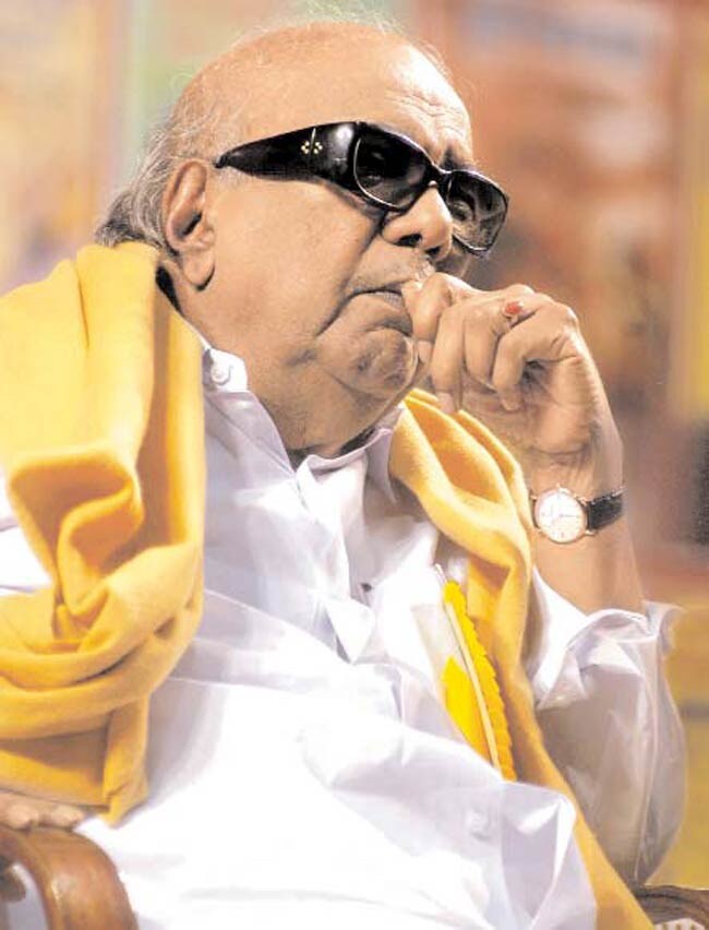 17 अक्टूबर 2012: तस्वीरों में इंडिया टुडे | पढ़ें 17 अक्टूबर 2012: तस्वीरों में इंडिया टुडे | <a style='COLOR: #d71920' href='http://bit.ly/indiatoday-hindi-section' target='_blank'>पढ़ें