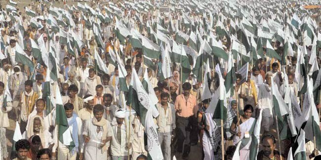 17 अक्टूबर 2012: तस्वीरों में इंडिया टुडे | पढ़ें 17 अक्टूबर 2012: तस्वीरों में इंडिया टुडे | <a style='COLOR: #d71920' href='http://bit.ly/indiatoday-hindi-section' target='_blank'>पढ़ें