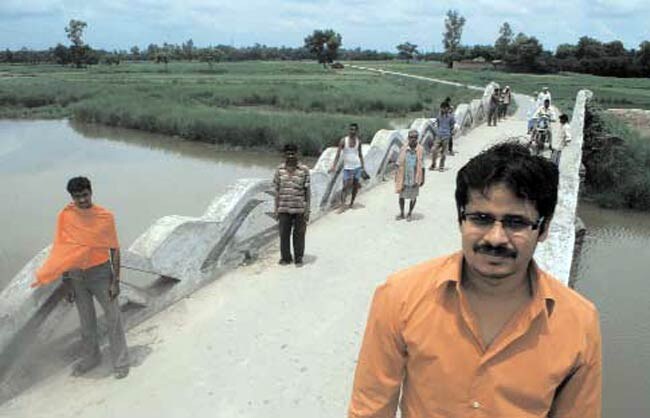 17 अक्टूबर 2012: तस्वीरों में इंडिया टुडे | पढ़ें 17 अक्टूबर 2012: तस्वीरों में इंडिया टुडे | <a style='COLOR: #d71920' href='http://bit.ly/indiatoday-hindi-section' target='_blank'>पढ़ें