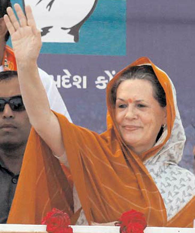 17 अक्टूबर 2012: तस्वीरों में इंडिया टुडे | पढ़ें 17 अक्टूबर 2012: तस्वीरों में इंडिया टुडे | <a style='COLOR: #d71920' href='http://bit.ly/indiatoday-hindi-section' target='_blank'>पढ़ें