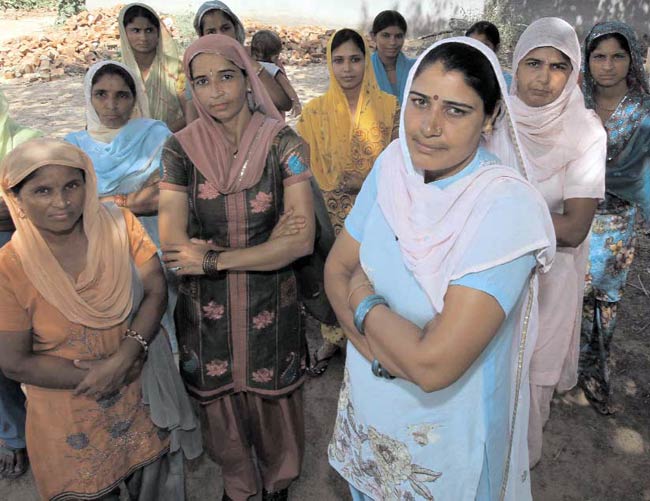 17 अक्टूबर 2012: तस्वीरों में इंडिया टुडे | पढ़ें 17 अक्टूबर 2012: तस्वीरों में इंडिया टुडे | <a style='COLOR: #d71920' href='http://bit.ly/indiatoday-hindi-section' target='_blank'>पढ़ें