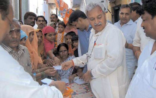 3 अक्टूबर 2012: तस्वीरों में इंडिया टुडे | पढ़ें 3 अक्टूबर 2012: तस्वीरों में इंडिया टुडे | <a style='COLOR: #d71920' href='http://bit.ly/indiatoday-hindi-section' target='_blank'>पढ़ें