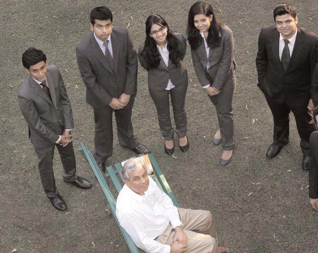 31 अक्‍टूबर 2012: तस्‍वीरों में इंडिया टुडे | <a style='COLOR: #d71920' href='http://bit.ly/indiatoday-hindi-section' target='_blank'>पढ़ें