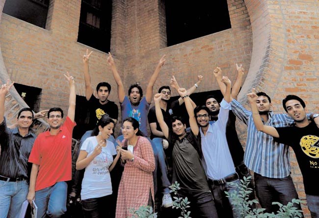 31 अक्टूबर 2012: तस्वीरों में इंडिया टुडे | पढ़ें 31 अक्टूबर 2012: तस्वीरों में इंडिया टुडे | <a style='COLOR: #d71920' href='http://bit.ly/indiatoday-hindi-section' target='_blank'>पढ़ें