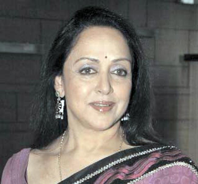 14 नवंबर 2012: तस्वीरों में इंडिया टुडे | पढ़ें इंडिया 14 नवंबर 2012: तस्वीरों में इंडिया टुडे | <a style='COLOR: #d71920' href='http://bit.ly/indiatoday-hindi-section' target='_blank'>पढ़ें इंडिया