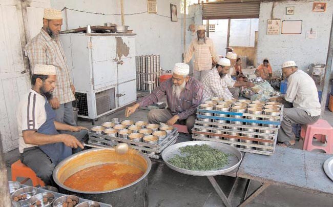 31 अक्टूबर 2012: तस्वीरों में इंडिया टुडे | पढ़ें 31 अक्टूबर 2012: तस्वीरों में इंडिया टुडे | <a style='COLOR: #d71920' href='http://bit.ly/indiatoday-hindi-section' target='_blank'>पढ़ें