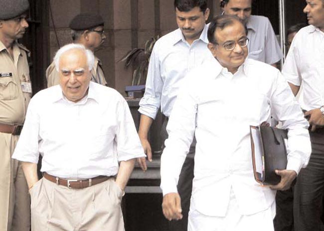 28 नवंबर 2012: तस्‍वीरों में इंडिया टुडे | <a style='COLOR: #d71920' href='http://bit.ly/indiatoday-hindi-section' target='_blank'>पढ़ें इंडिया