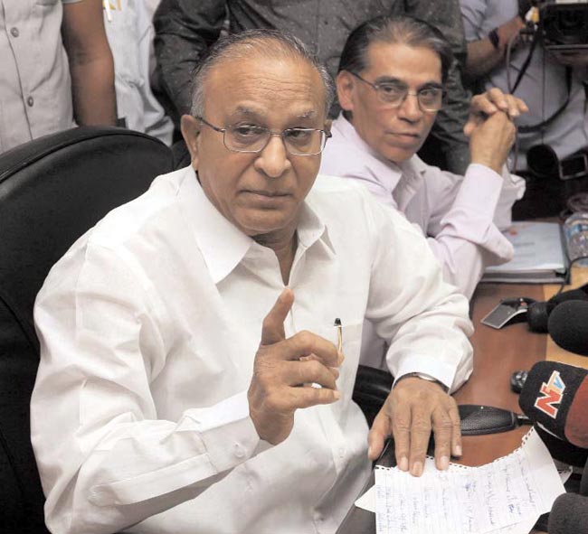 14 नवंबर 2012: तस्‍वीरों में इंडिया टुडे | <a style='COLOR: #d71920' href='http://bit.ly/indiatoday-hindi-section' target='_blank'>पढ़ें इंडिया