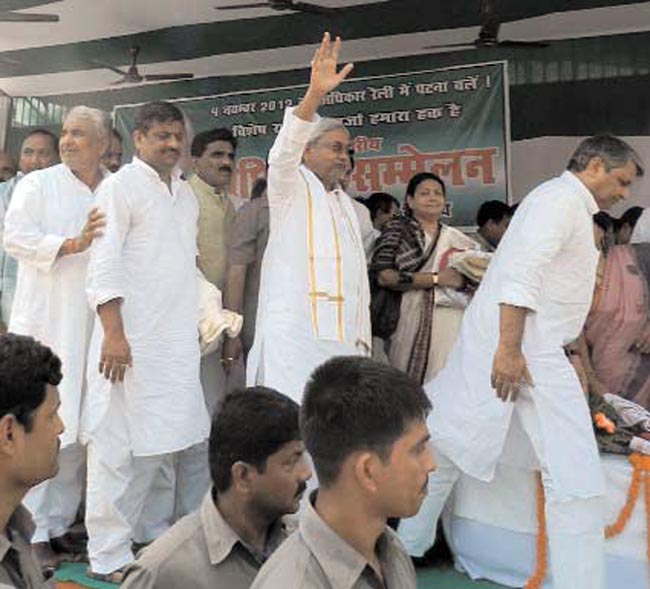 14 नवंबर 2012: तस्‍वीरों में इंडिया टुडे | <a style='COLOR: #d71920' href='http://bit.ly/indiatoday-hindi-section' target='_blank'>पढ़ें इंडिया