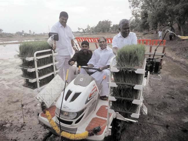 14 नवंबर 2012: तस्‍वीरों में इंडिया टुडे | <a style='COLOR: #d71920' href='http://bit.ly/indiatoday-hindi-section' target='_blank'>पढ़ें इंडिया